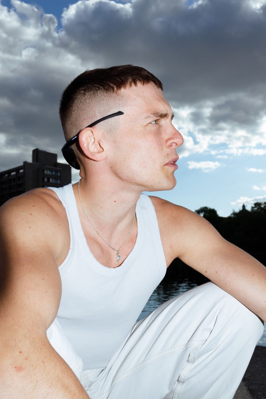 Jerry Vsan lächelnd backstage