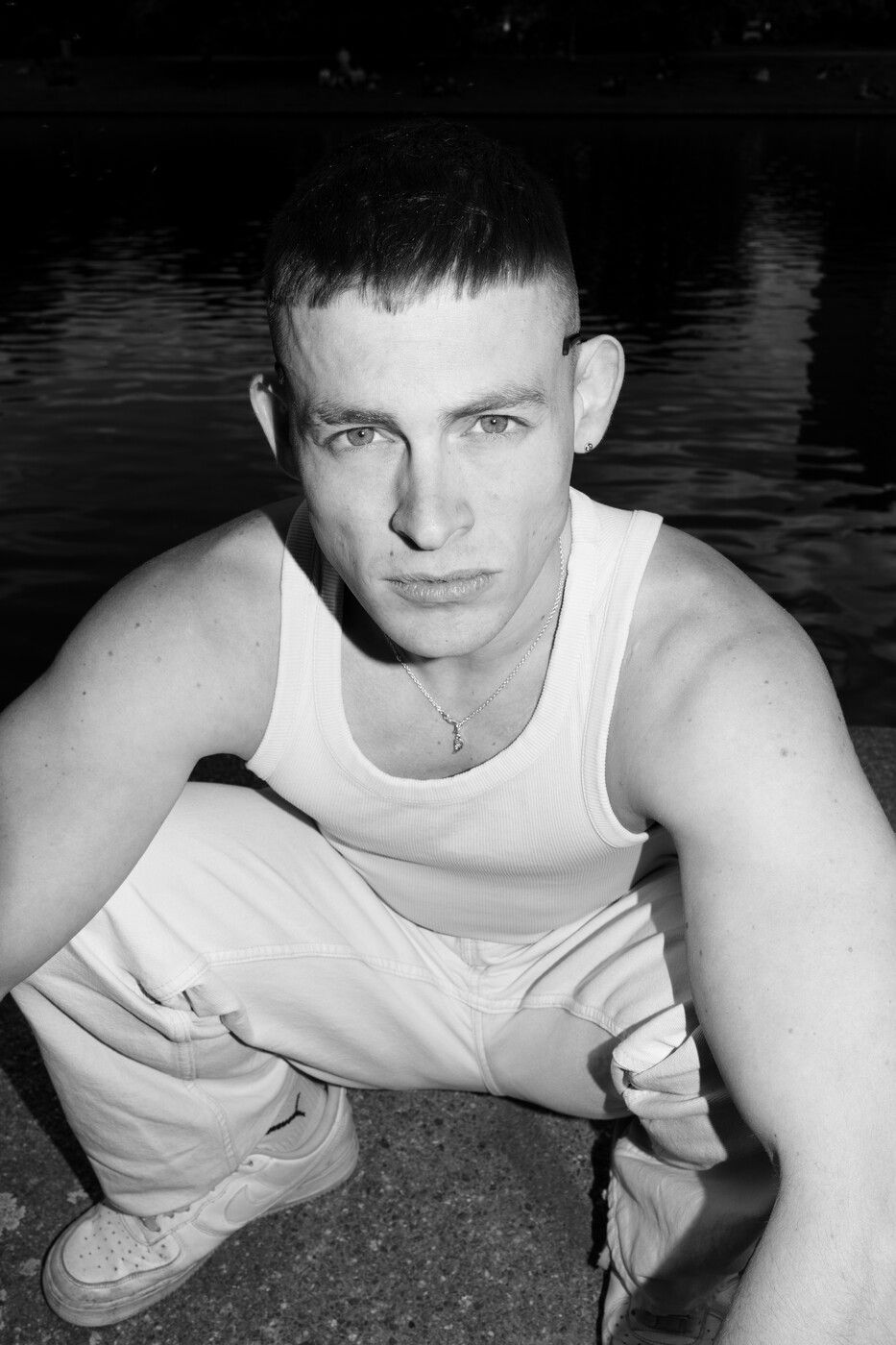 Jerry Vsan im dynamischen Bühnenlicht